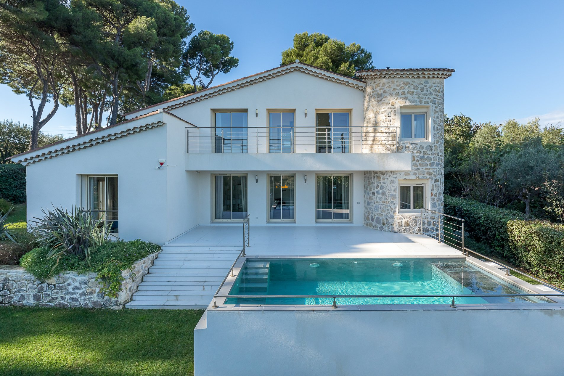 MAGNIFICENT PROPERTY FOR SALE - CAP DANTIBES