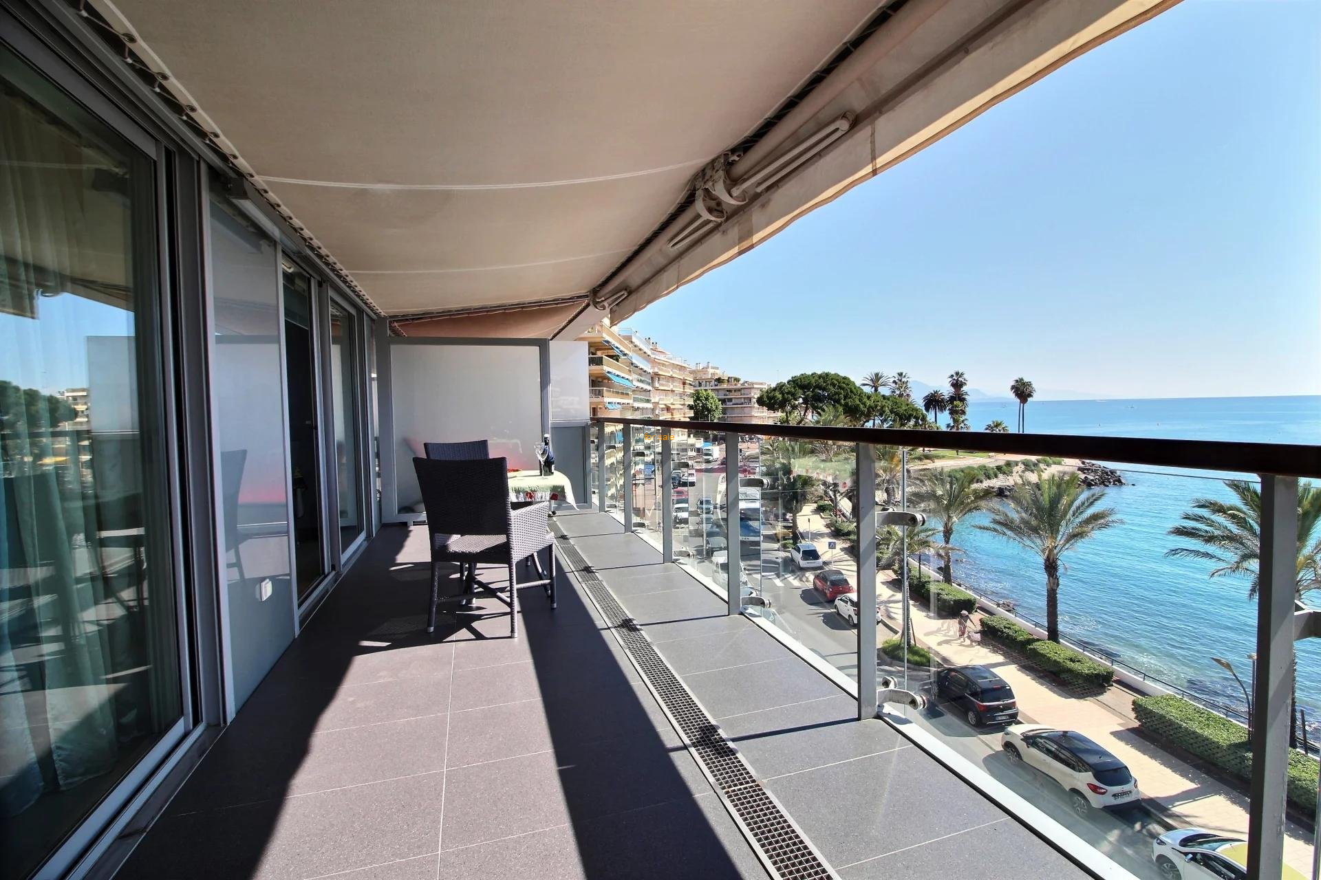 2 Bedroom apartment with panoramic sea view - Antibes Ilette